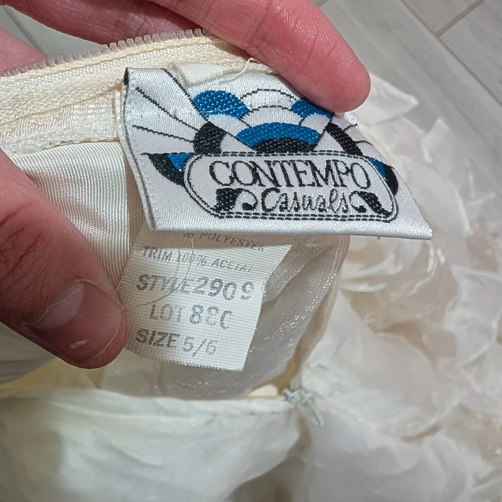 SOLD - Vintage Contempo Casuals Strapless Lace Ballgown (Vintage Size 5/6) - Picture 4 of 12